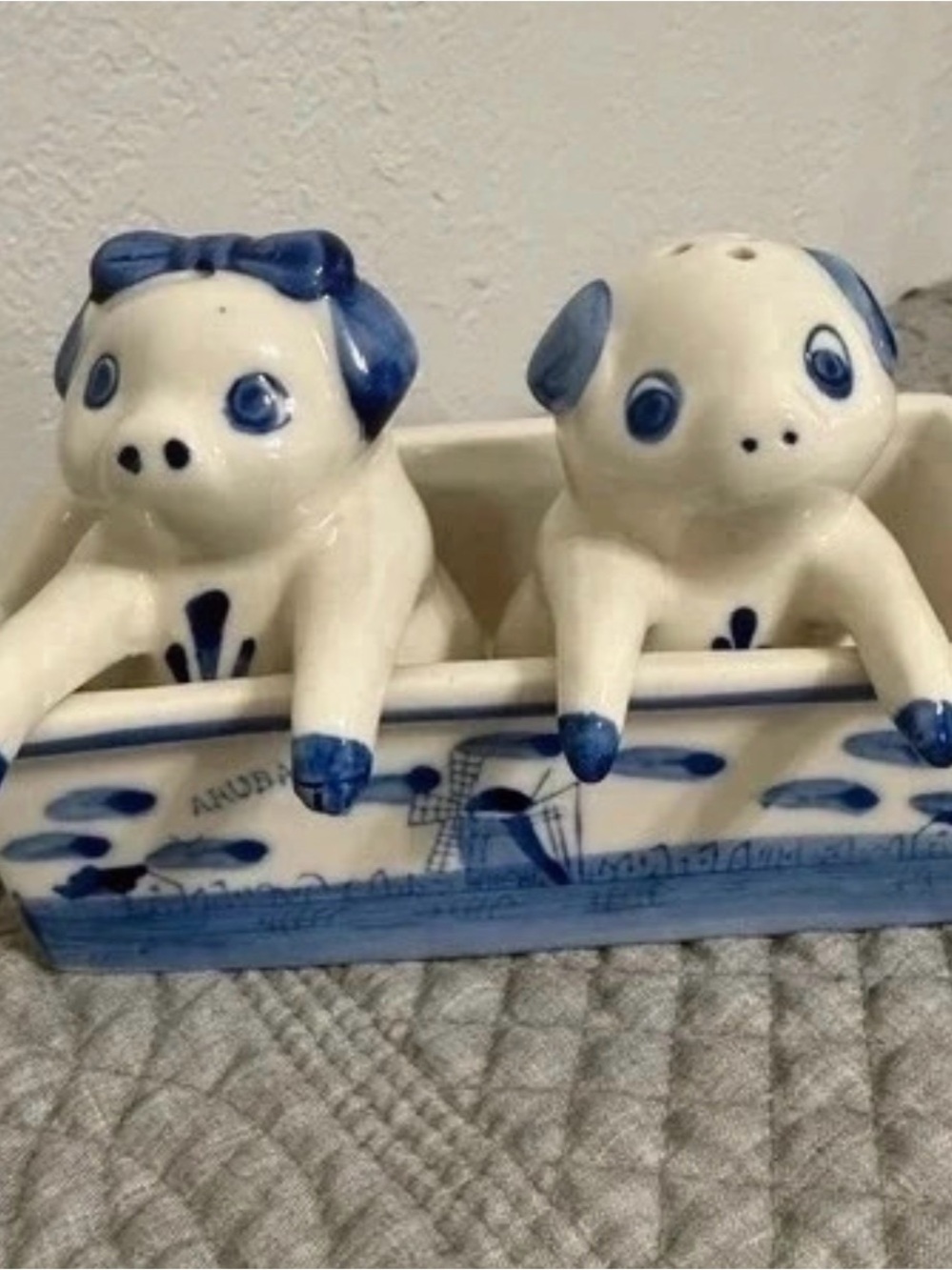 Source Unknown Blue and White Ceramic Pig Salt & Pepper Set with Tray